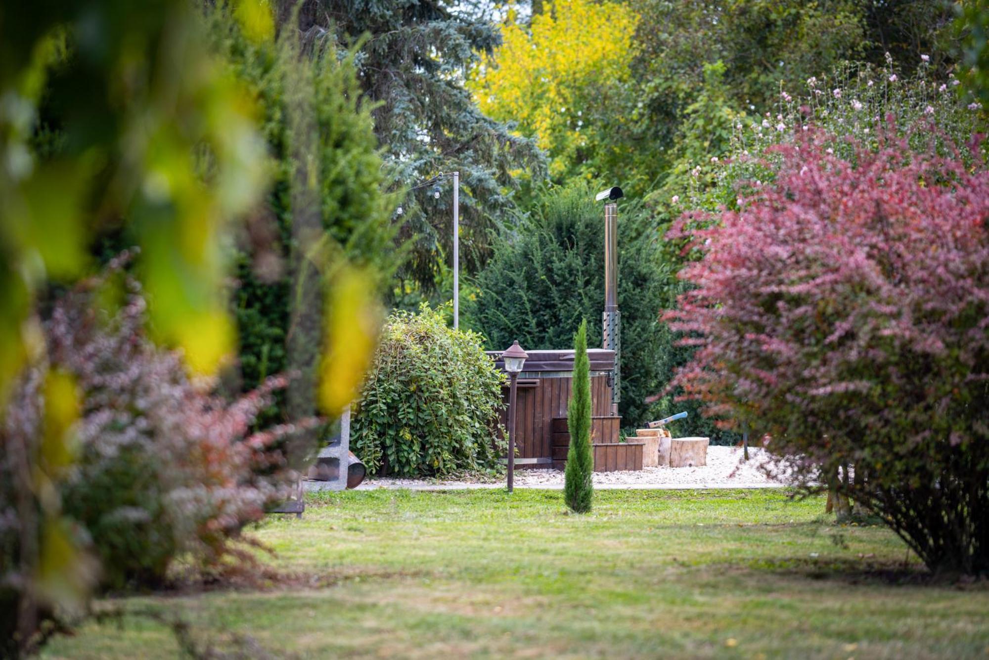 Posteleki Vendeghaz-Nyugalom Szigetei Villa Гюла Екстериор снимка